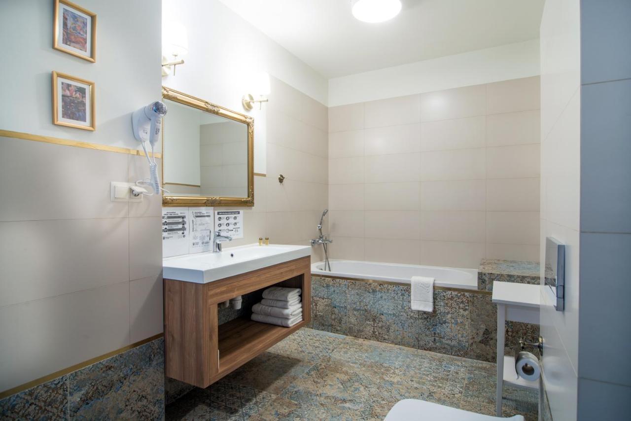 Hotel Dwa Ksiezyce Kazimierz Dolny Esterno foto