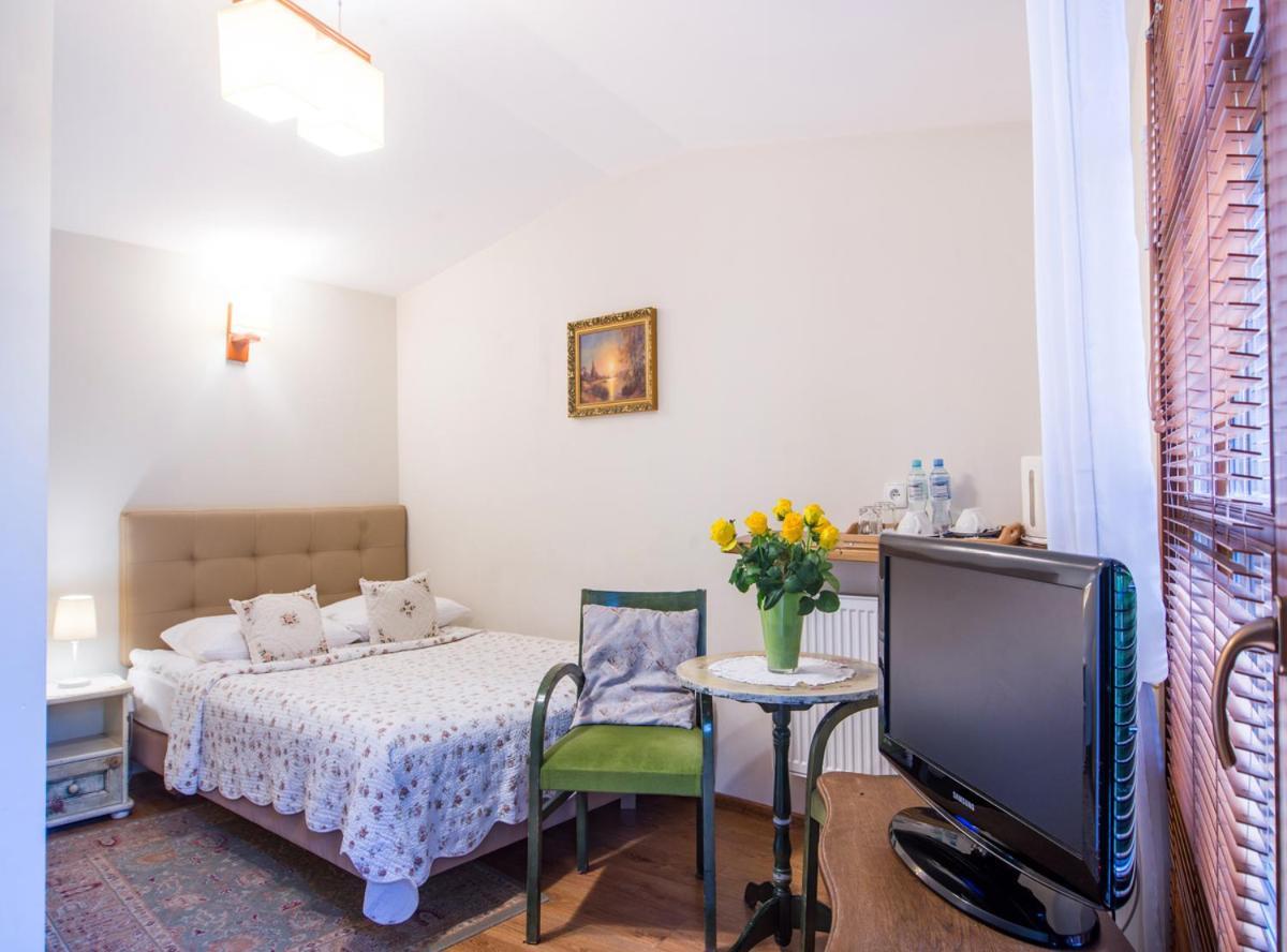 Hotel Dwa Ksiezyce Kazimierz Dolny Esterno foto